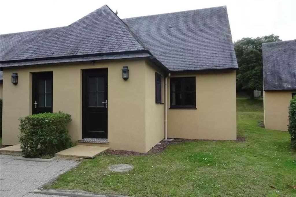Ploërmel Cottage Anadwen Au Pied Du Lac Au Duc Et Son Golf מראה חיצוני תמונה